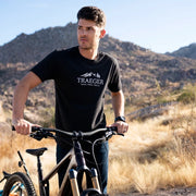 Traeger T-shirt Svart Med Vit Logo