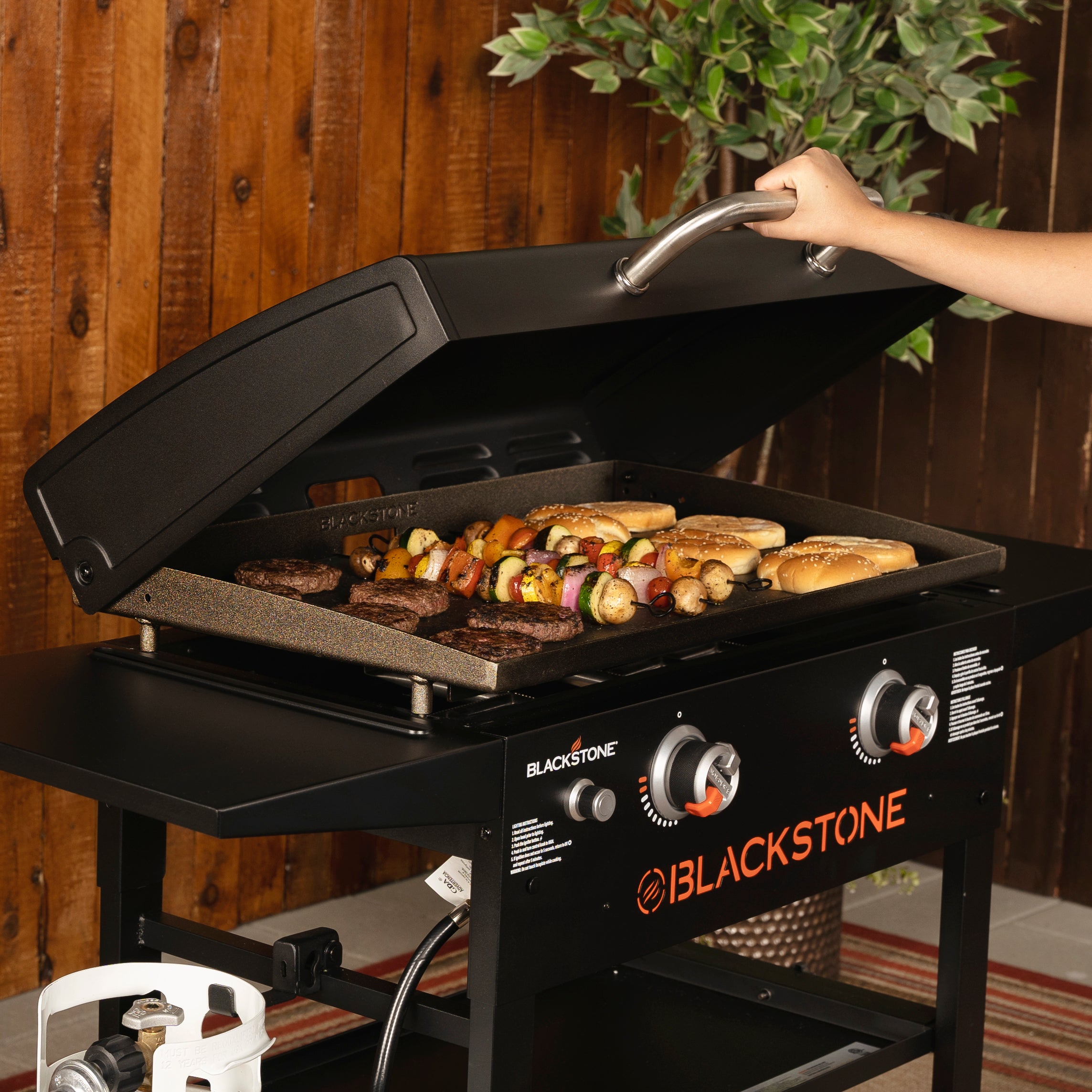 Blackstone 28" Griddle with hood