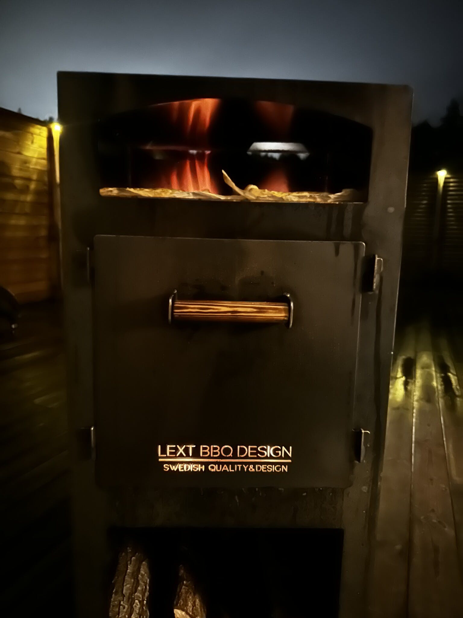 Lext BBQ Vedeldad Pizzaugn/kamin Corten