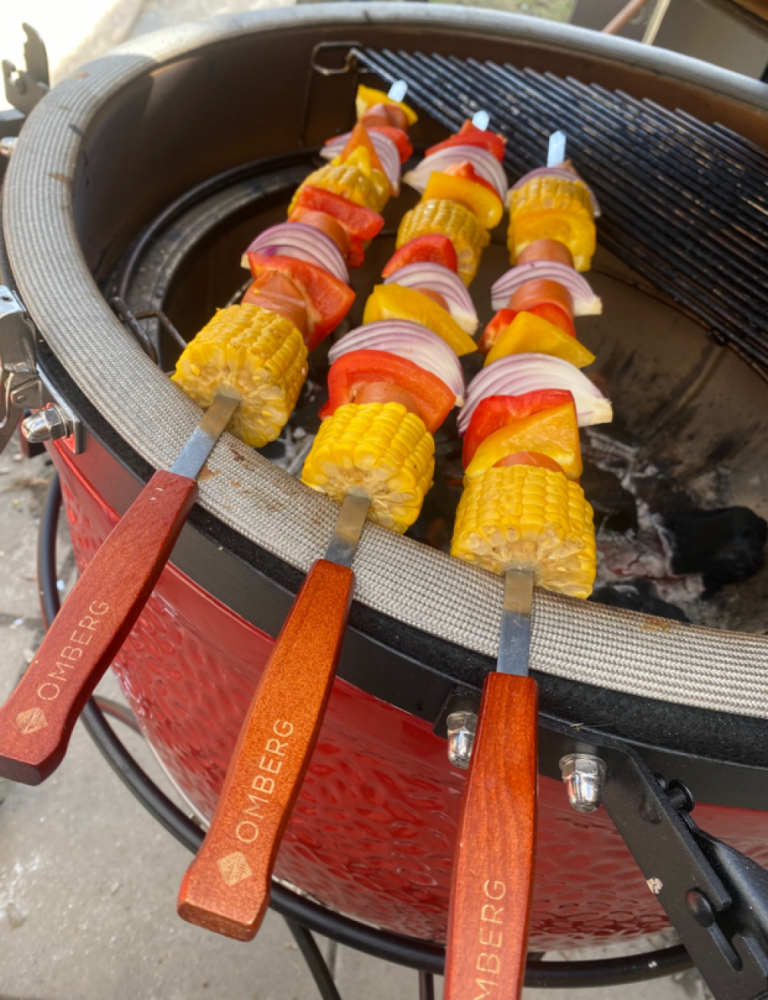 Breda grillspett med trähandtag 60 cm