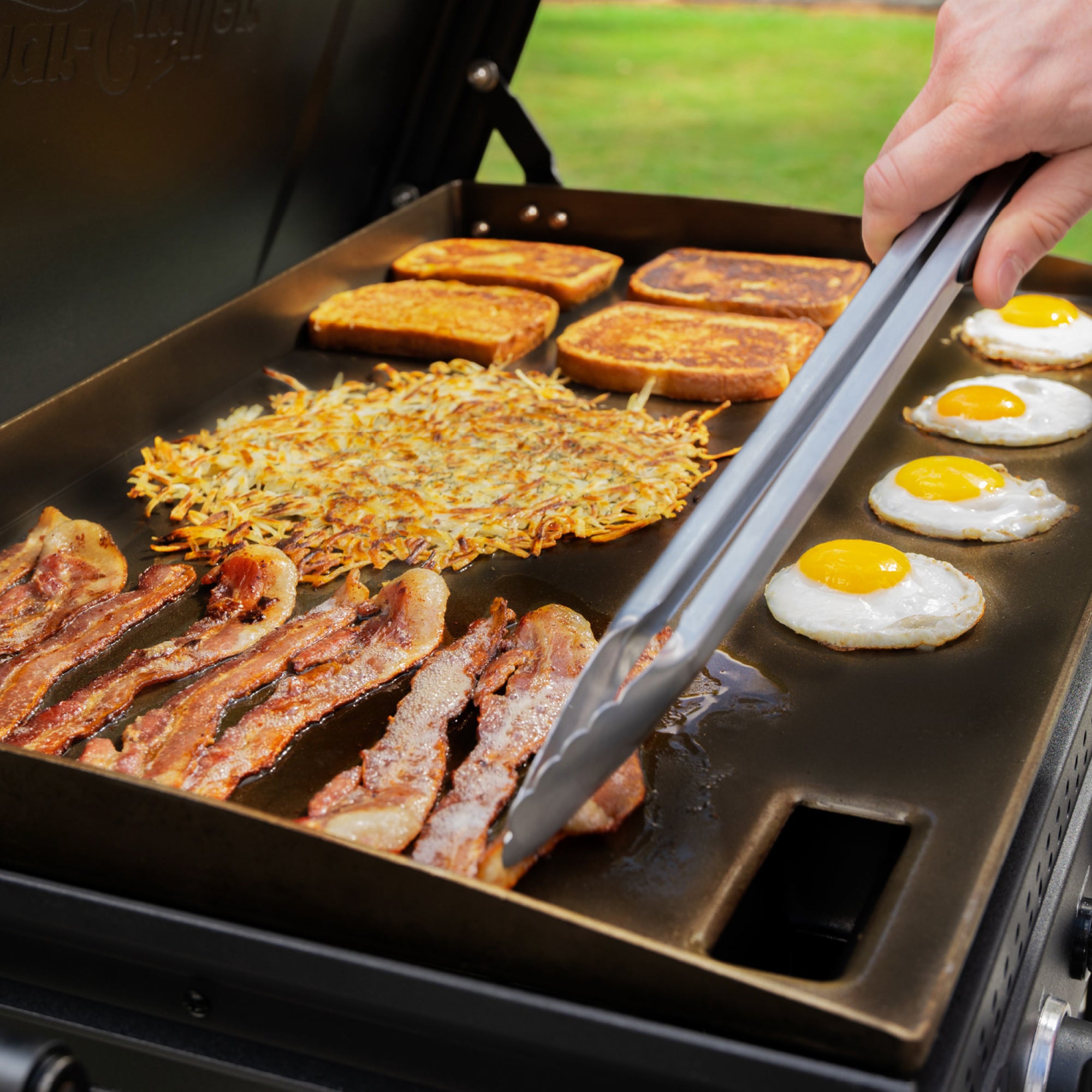 Char-Griller Flat Iron 3-burner Gas Griddle