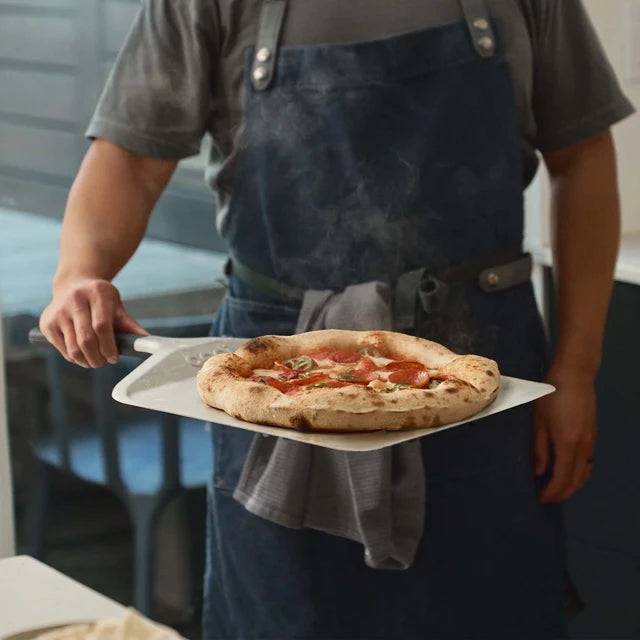 Ooni Compact Peel 12” - Kompakt pizzaspade med FlourCatch
