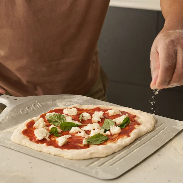 Ooni Compact Peel 12” - Kompakt pizzaspade med FlourCatch