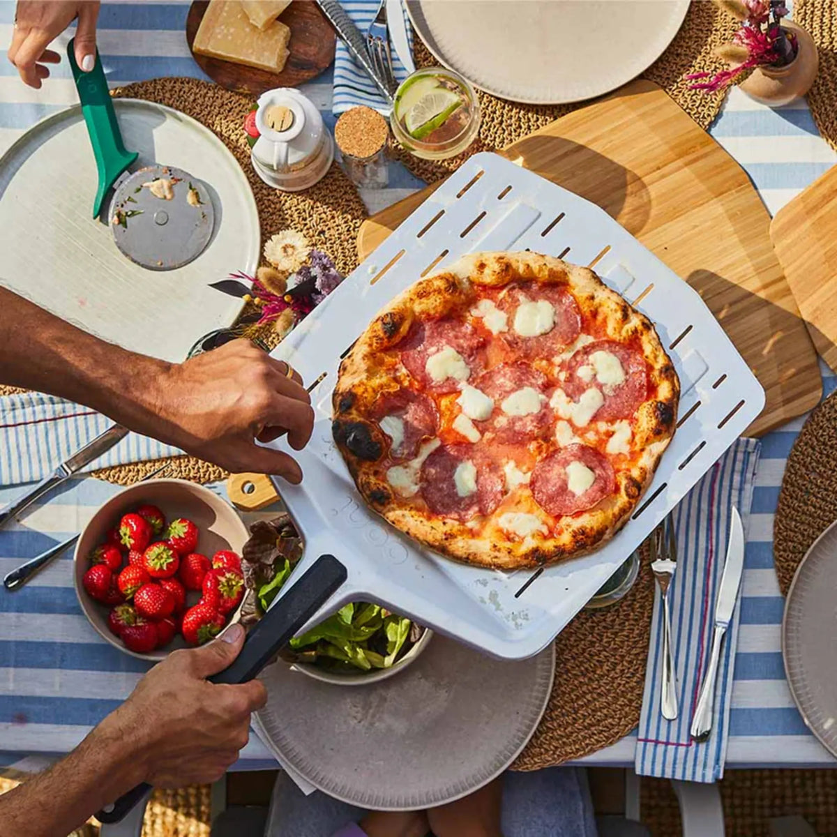Ooni Signature Perforerad Pizzaspade 12” - 30 cm